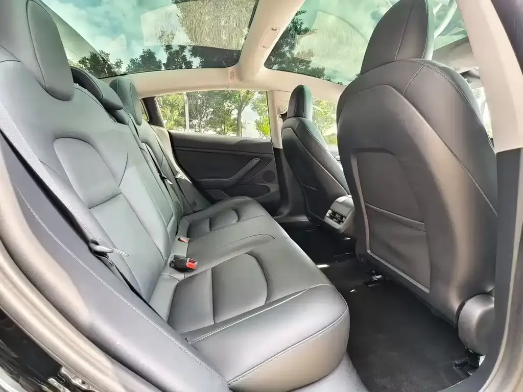 Tesla Model 3 — фото 3