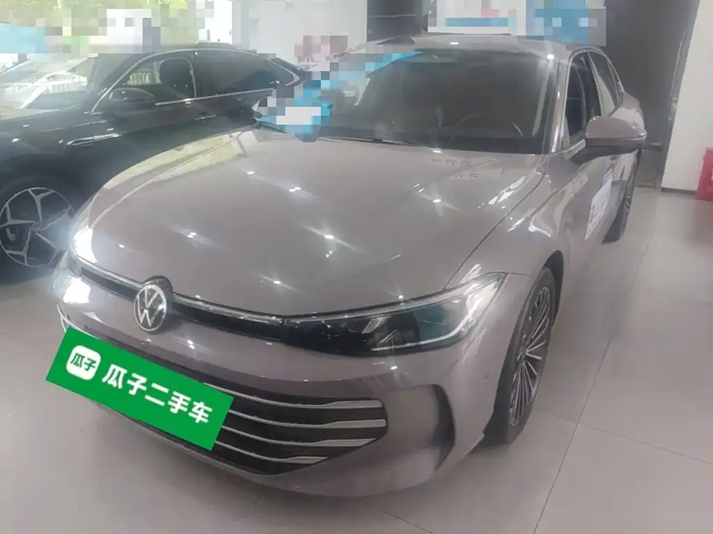 Volkswagen Passat — фото 1
