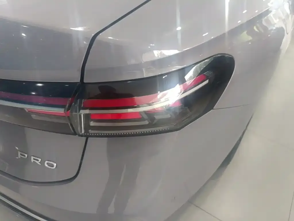Volkswagen Passat — фото 10
