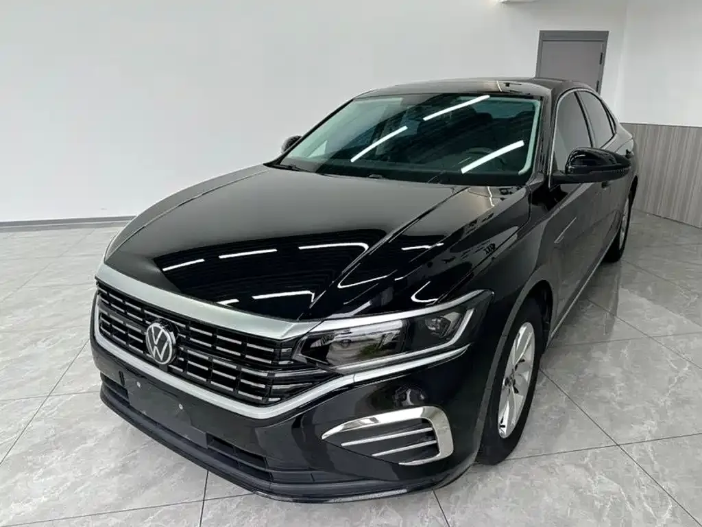 Volkswagen Passat — фото 1