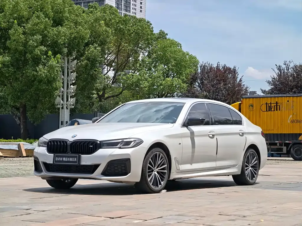 BMW 5 Series — фото 1