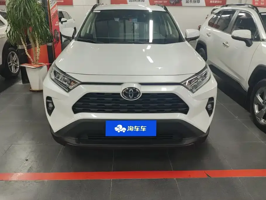 Toyota RAV4 — фото 6