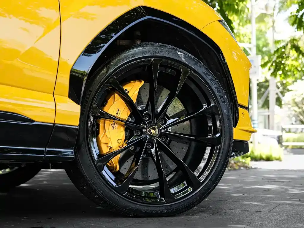 Lamborghini Urus — фото 3