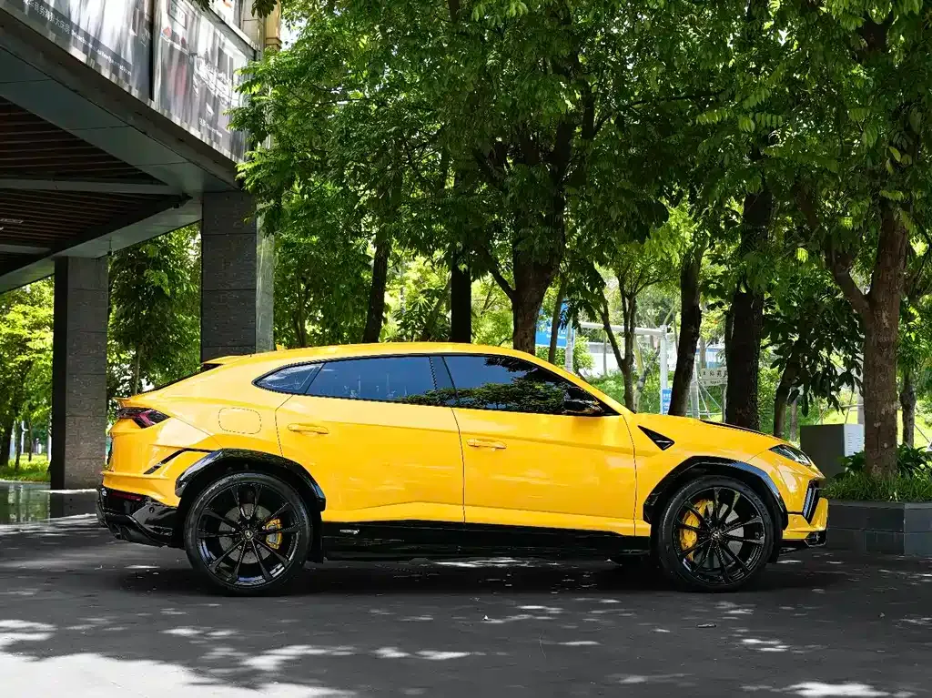 Lamborghini Urus — фото 9
