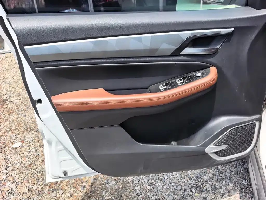 Geely Vision X6 — фото 10