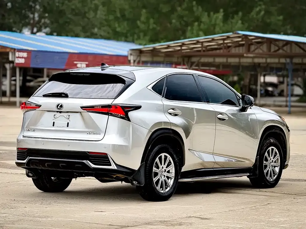 Lexus NX — фото 4