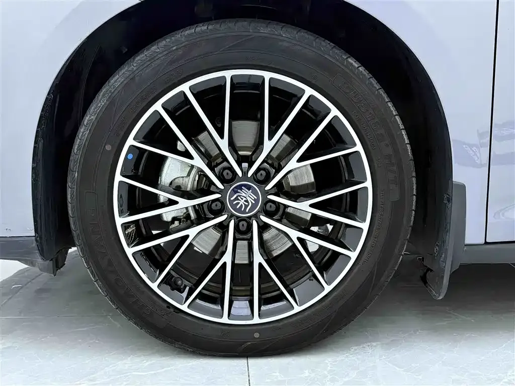 BYD Qin L — фото 9