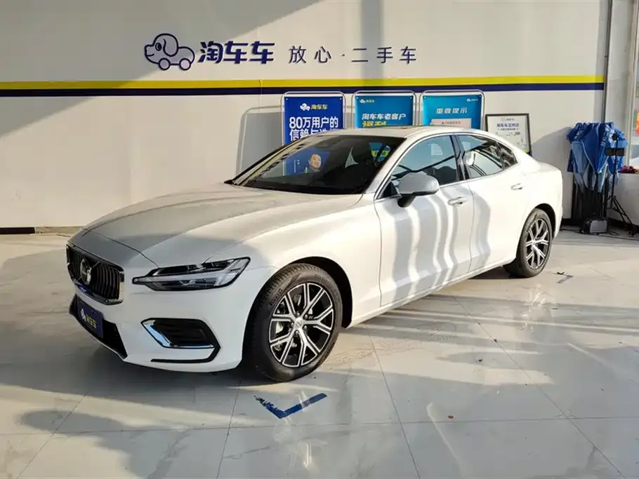 Volvo S60 — фото 1
