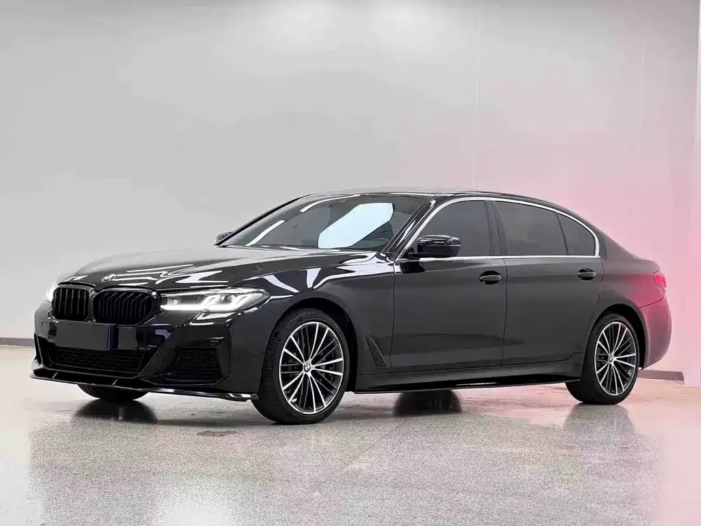 BMW 5 Series — фото 1