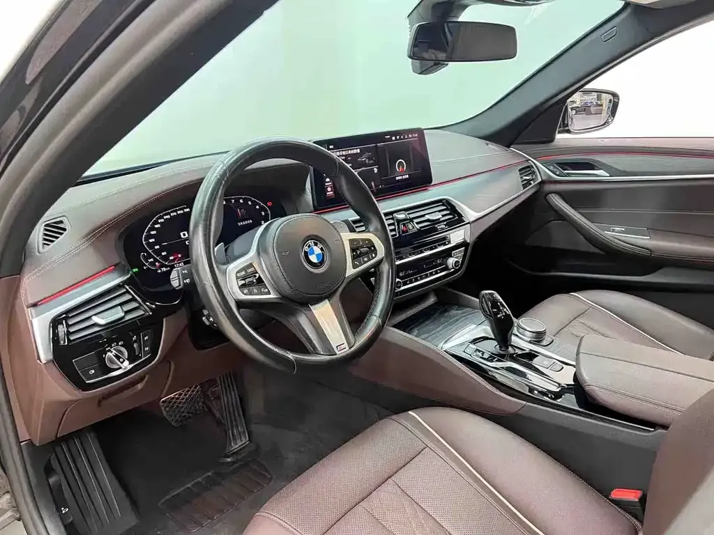 BMW 5 Series — фото 4