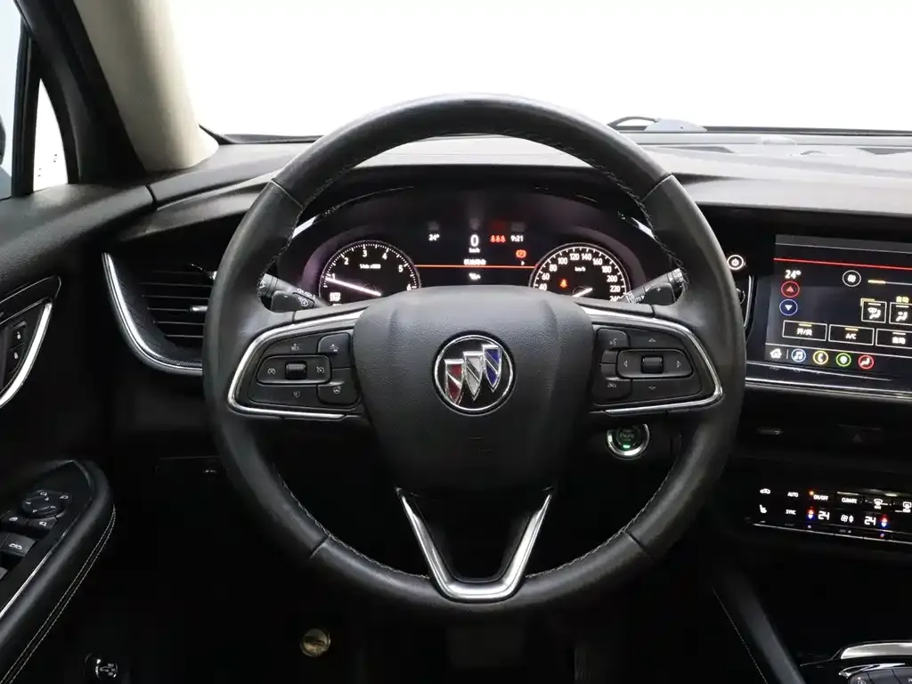 Buick Envision Plus — фото 2