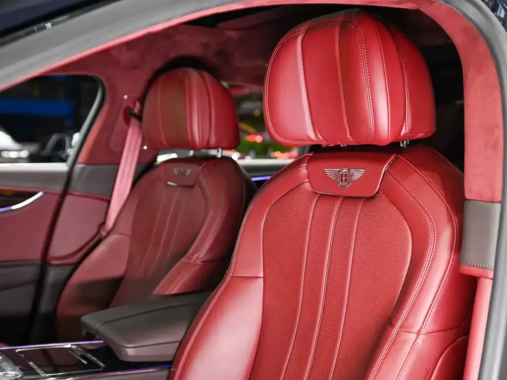 Bentley Flying Spur — фото 6