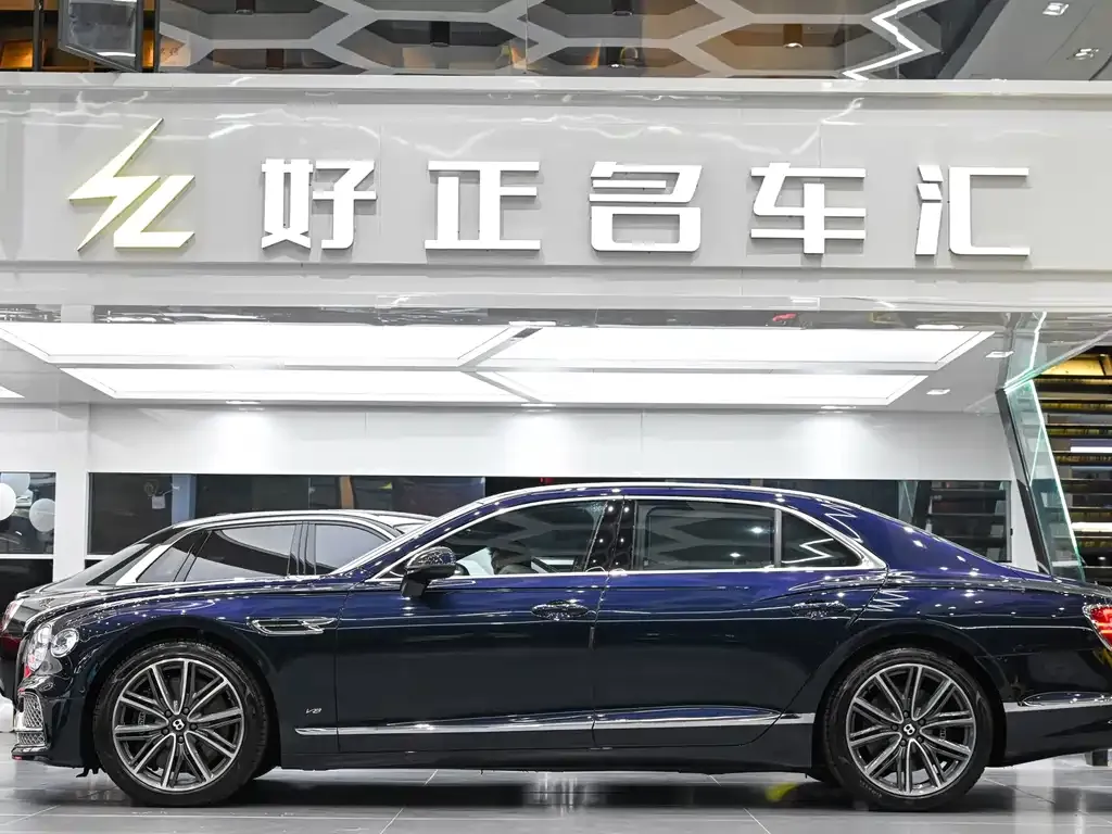 Bentley Flying Spur — фото 8