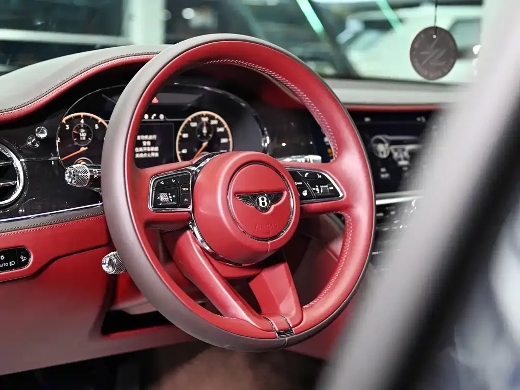 Bentley Flying Spur — фото 3