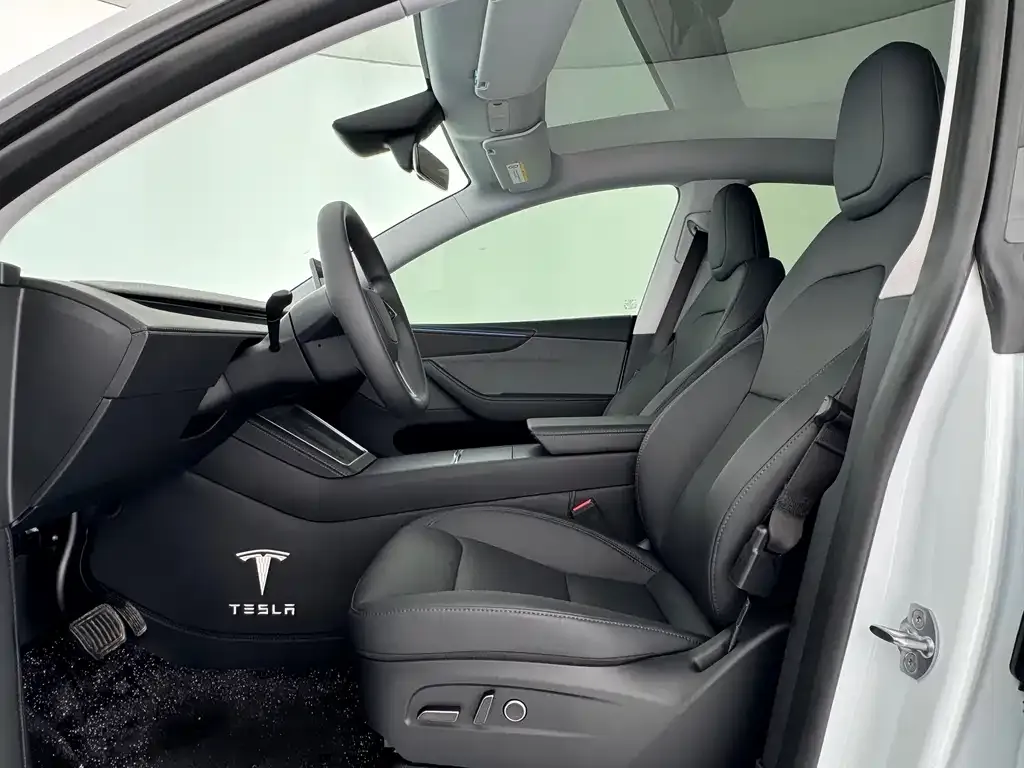 Tesla Model Y — фото 5