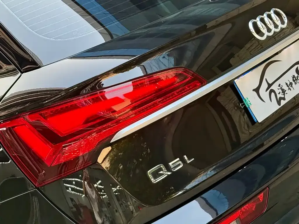 Audi Q5L — фото 2