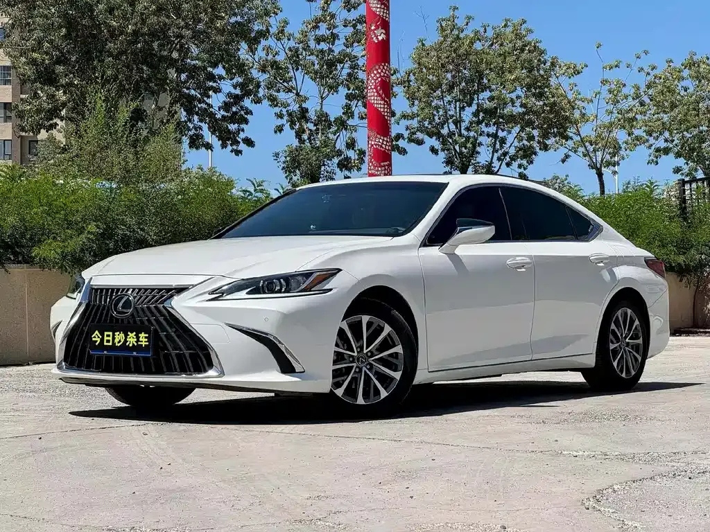 Lexus ES — фото 1