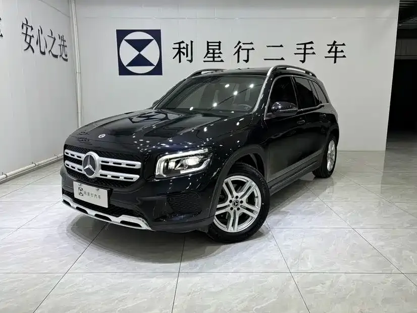 Mercedes-Benz GLB — фото 1