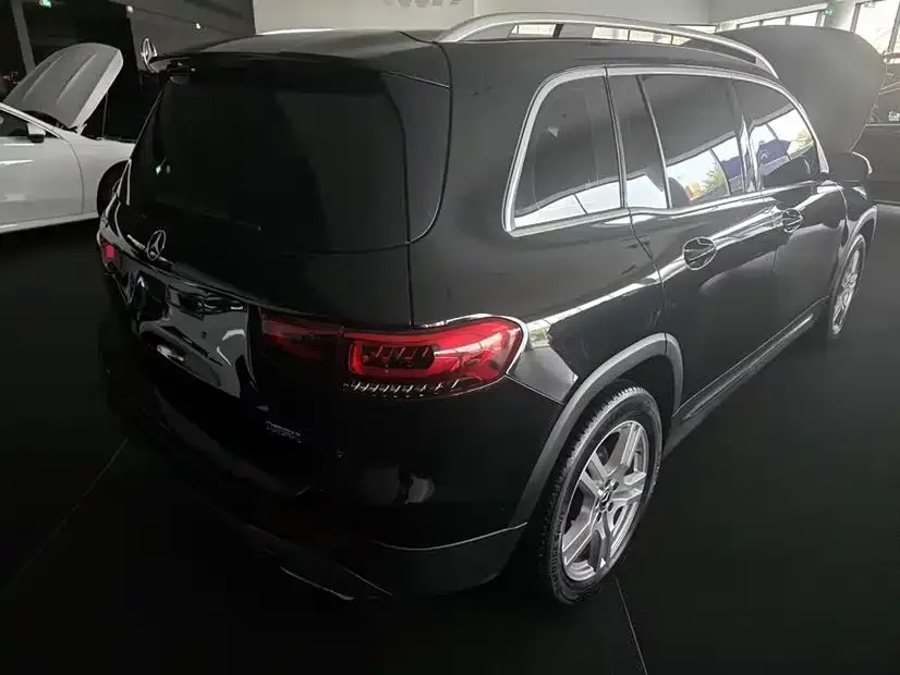 Mercedes-Benz GLB — фото 2
