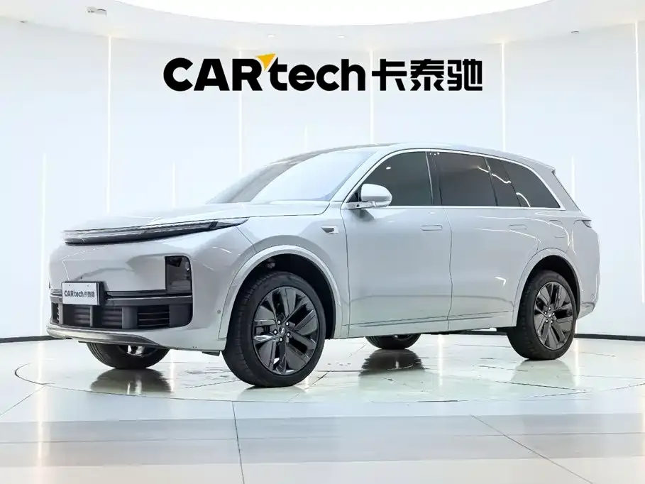 Li Auto L8 — фото 1