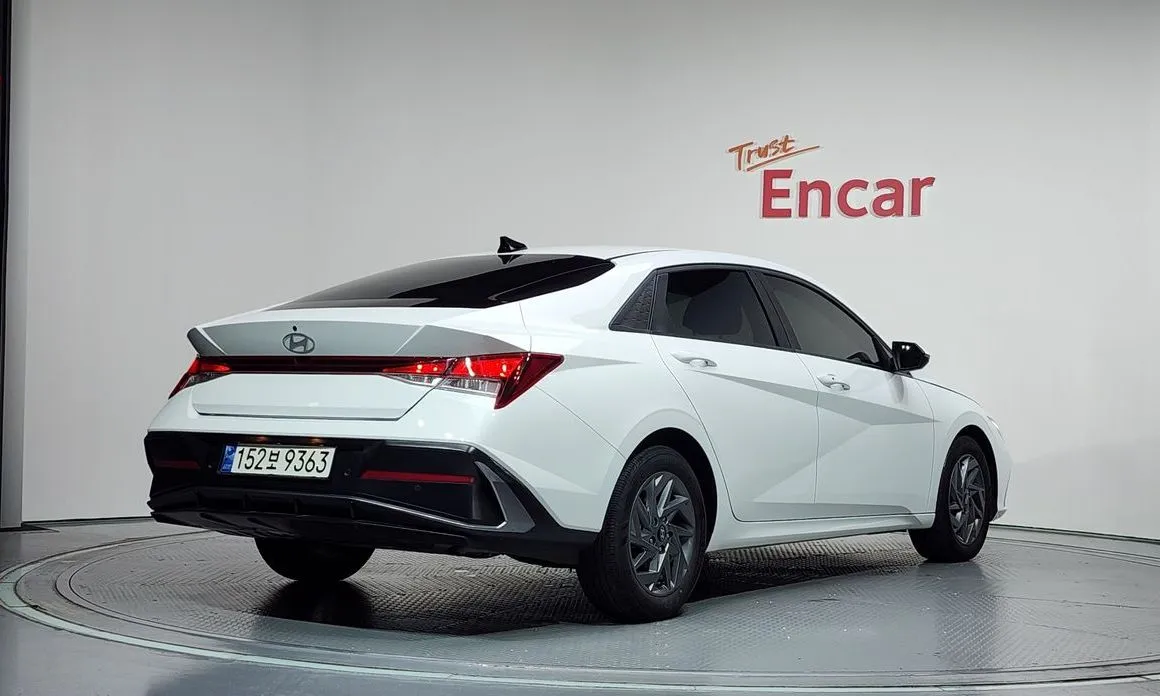 Hyundai AVANTE — фото 3