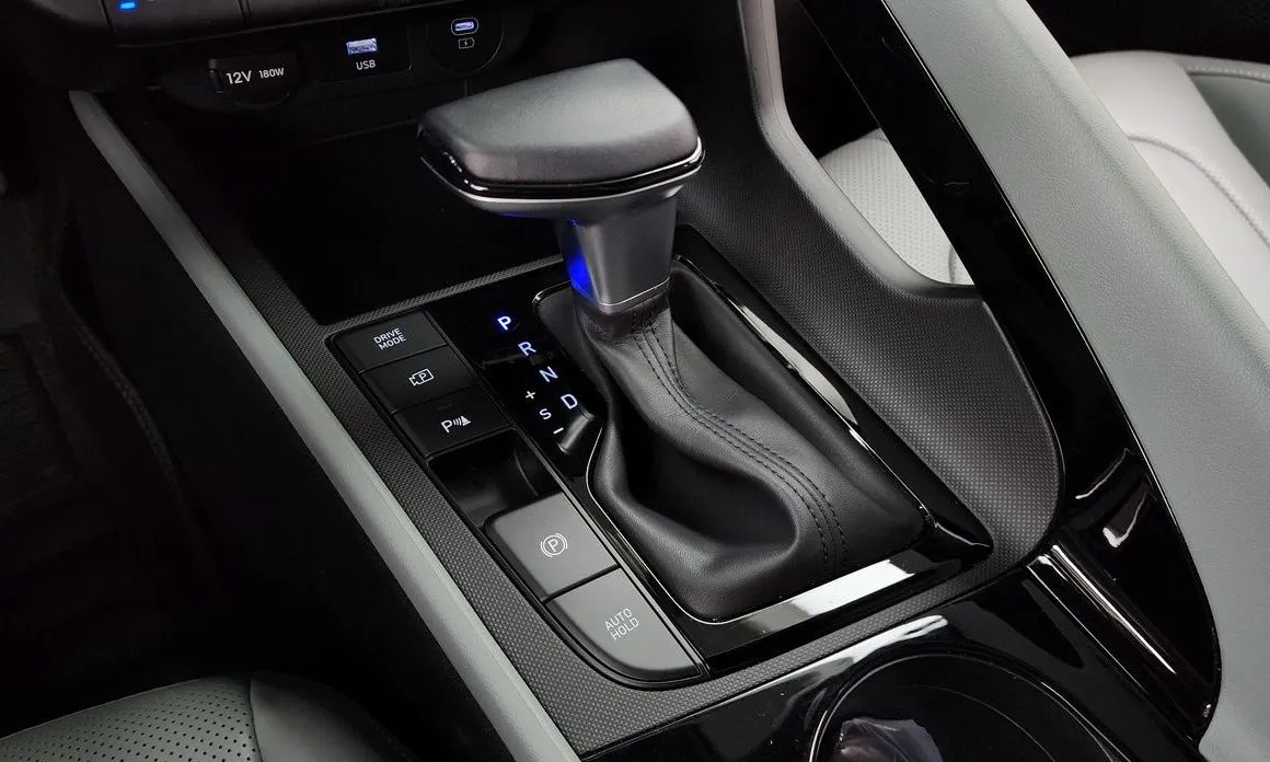 Hyundai AVANTE — фото 2
