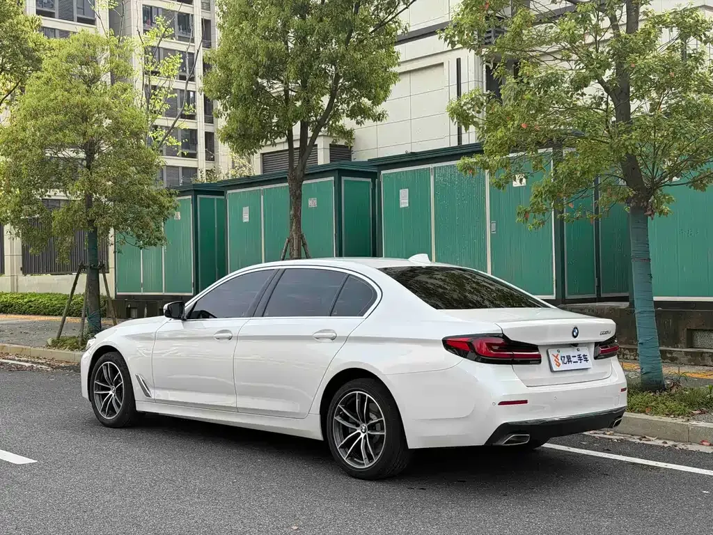 BMW 5 Series — фото 5