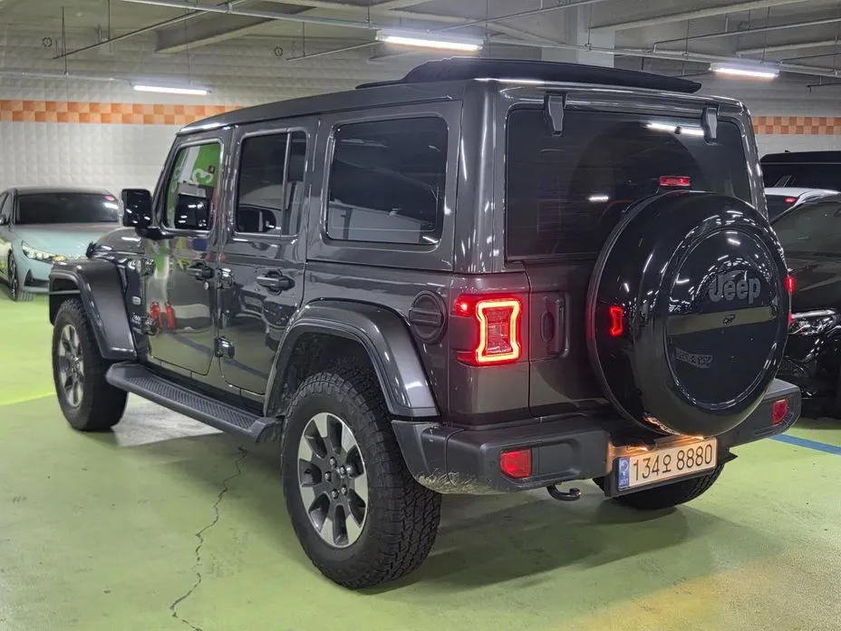 Jeep Wrangler — фото 7