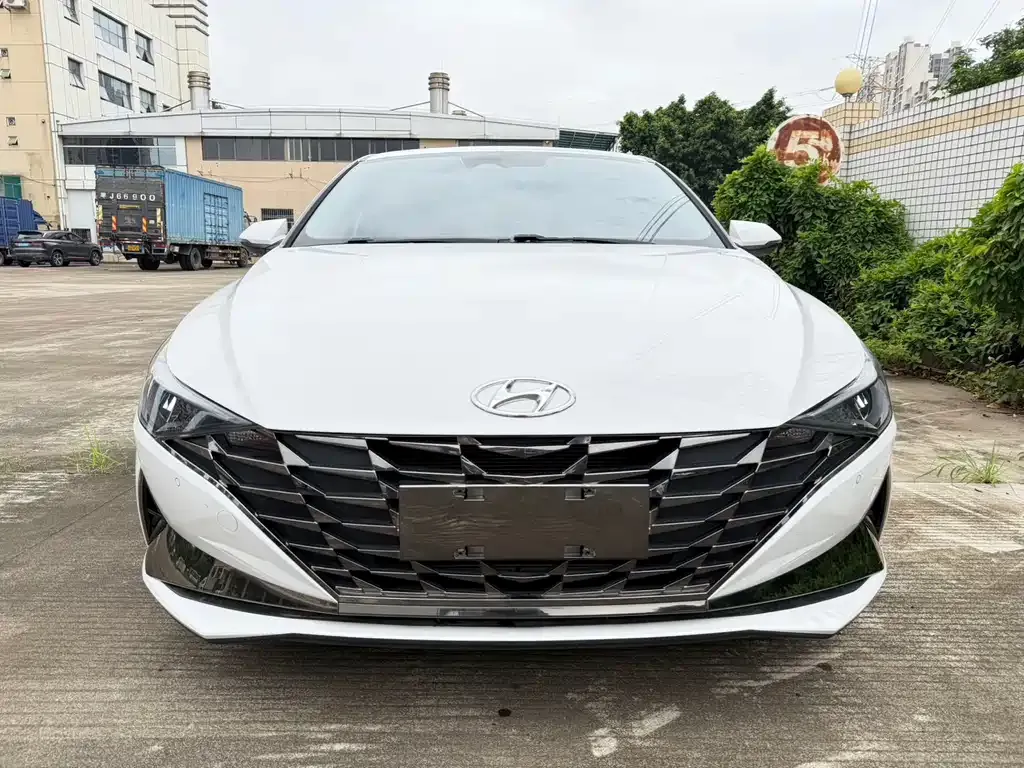 Hyundai Elantra — фото 9