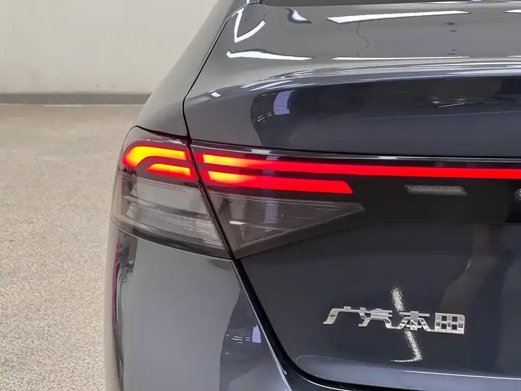 Honda Accord — фото 10