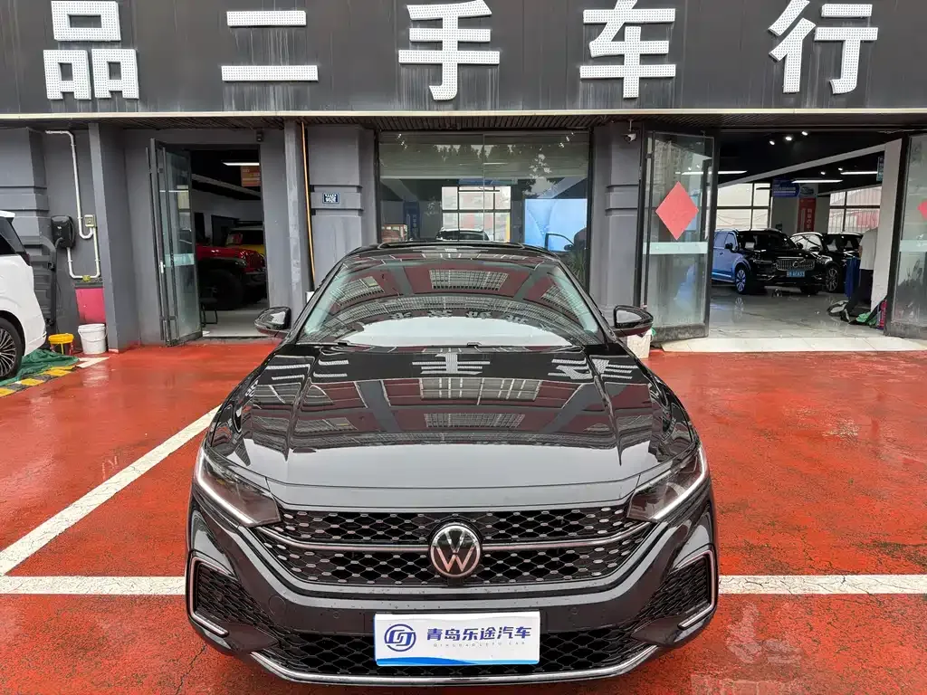 Volkswagen Passat — фото 1
