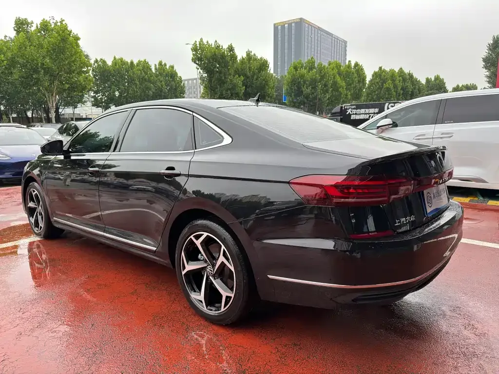 Volkswagen Passat — фото 7