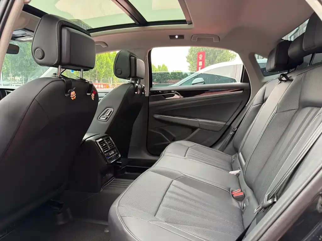 Volkswagen Passat — фото 2
