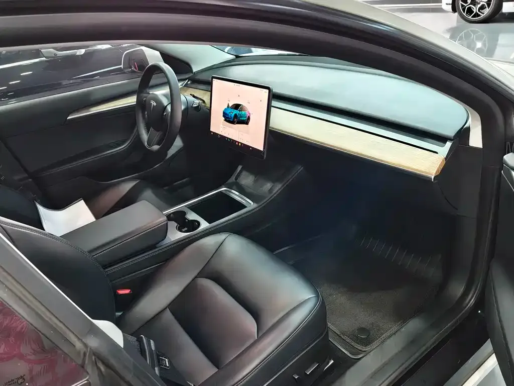 Tesla Model 3 — фото 6