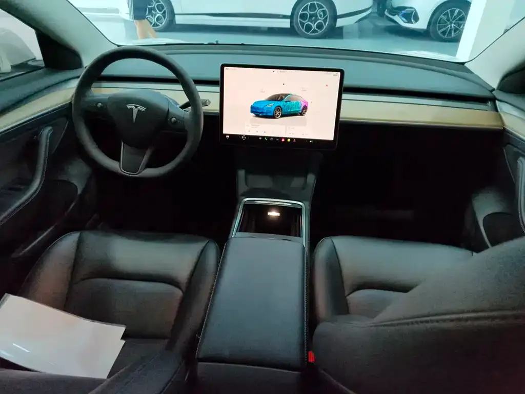 Tesla Model 3 — фото 5