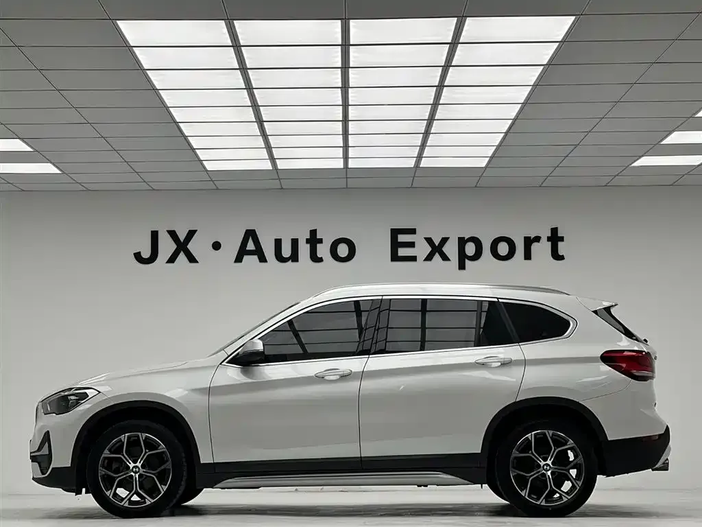 BMW X1 — фото 5