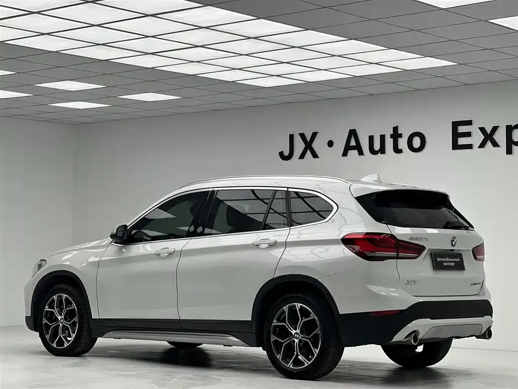 BMW X1 — фото 9