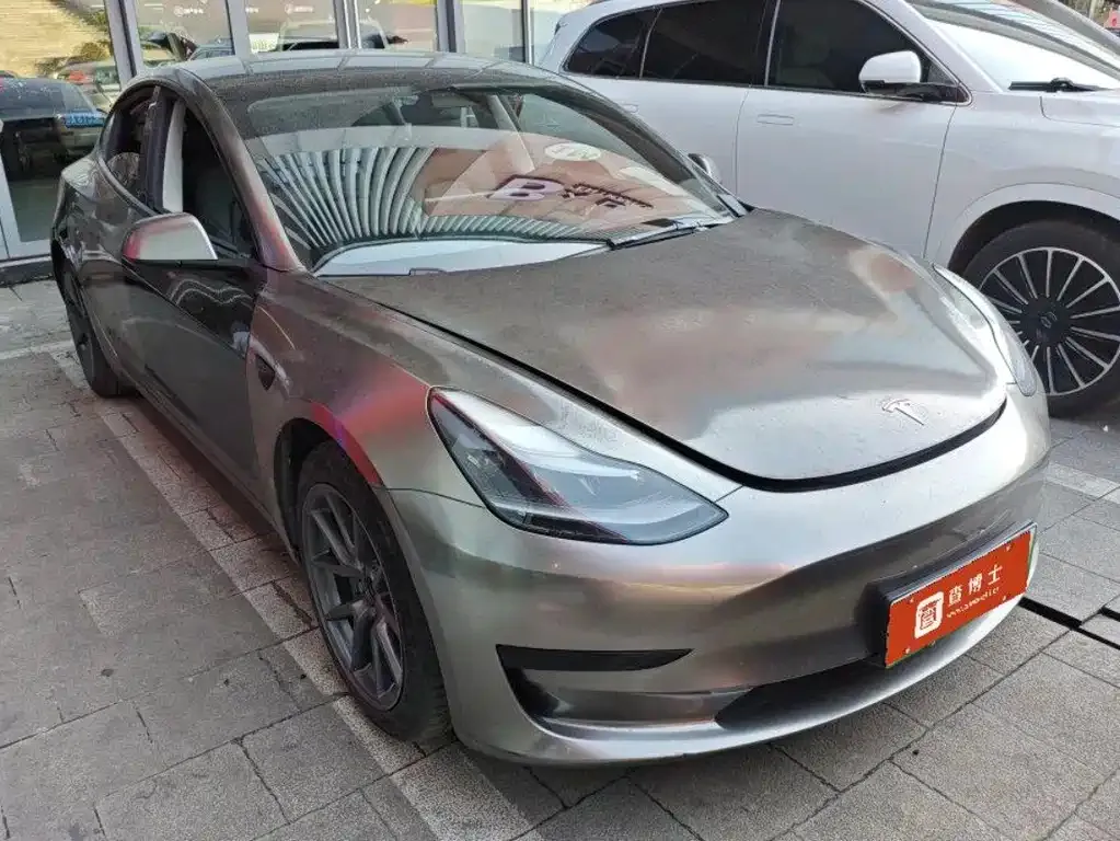 Tesla Model 3 — фото 2