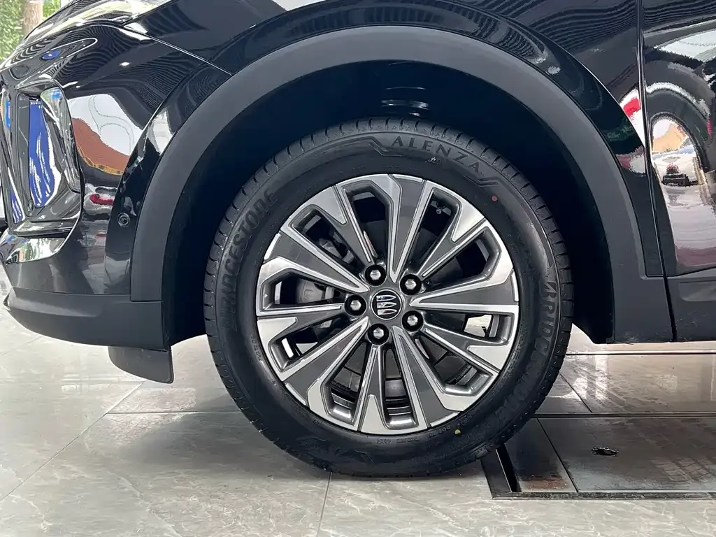 Buick Envision Plus — фото 8