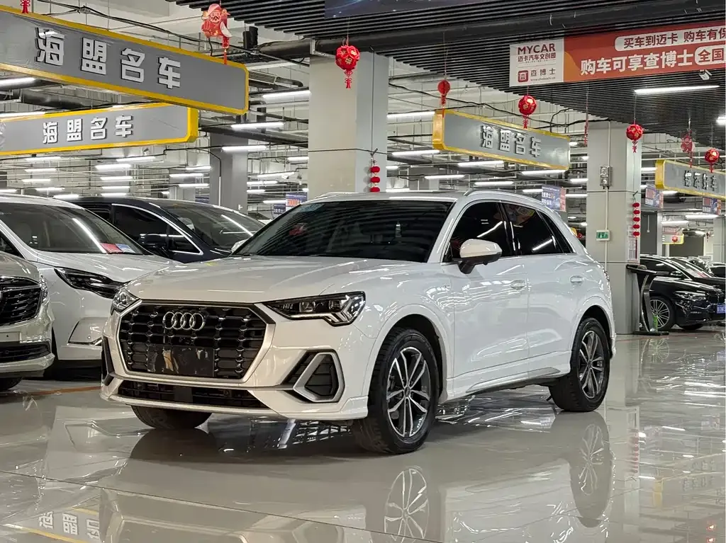 Audi Q3 — фото 1
