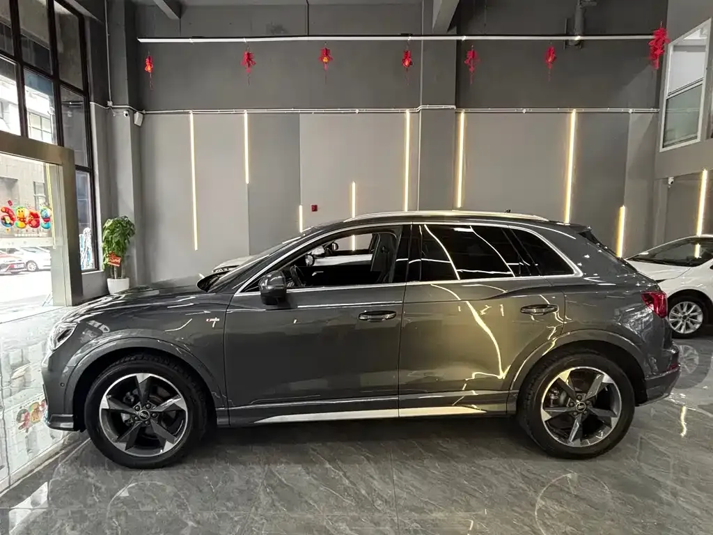 Audi Q3 — фото 10