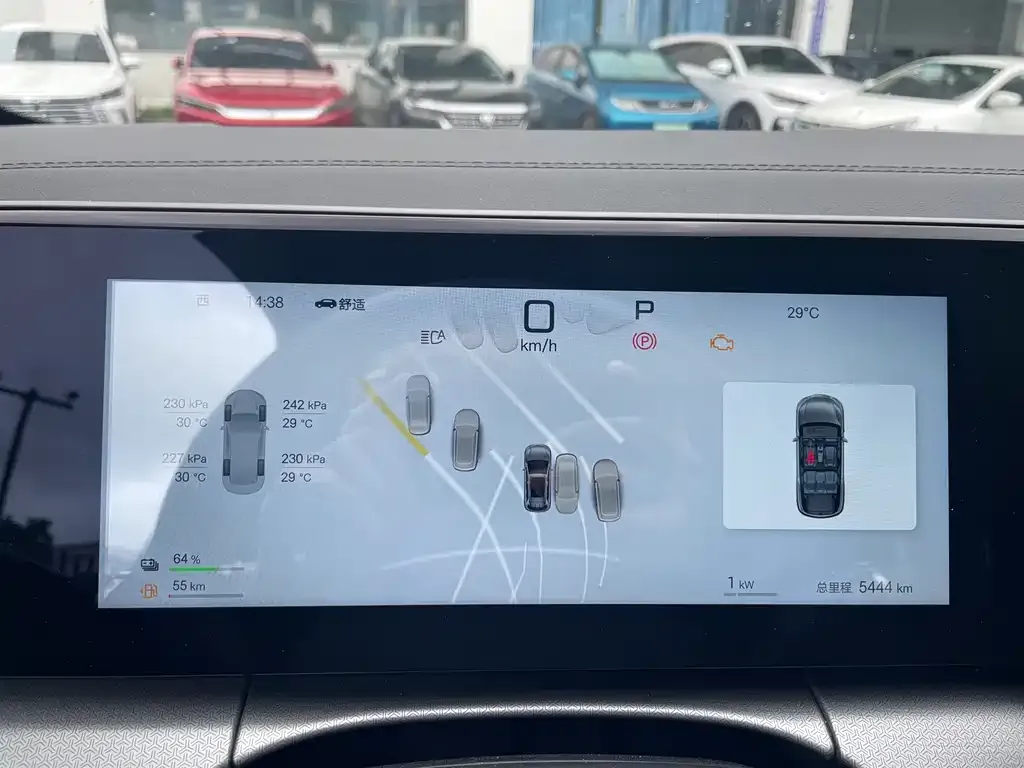 BYD L DM-i — фото 2