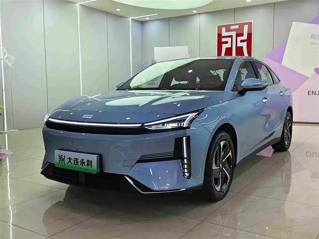 Geely Galaxy L6 — фото 1