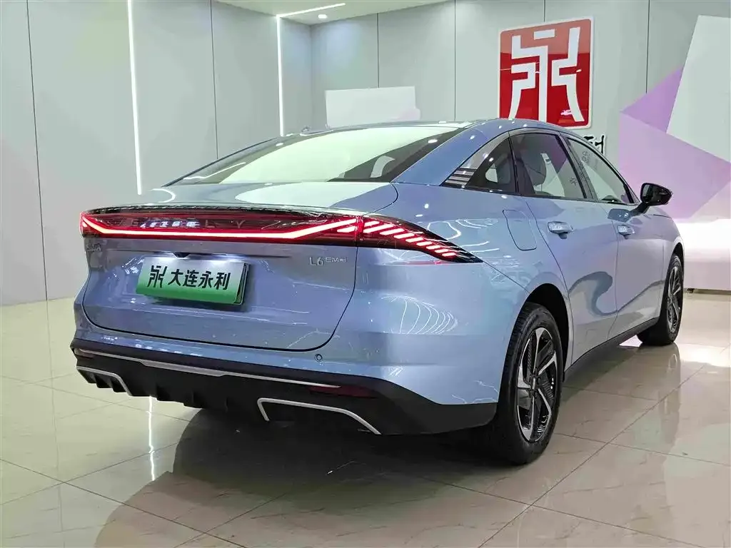 Geely Galaxy L6 — фото 7
