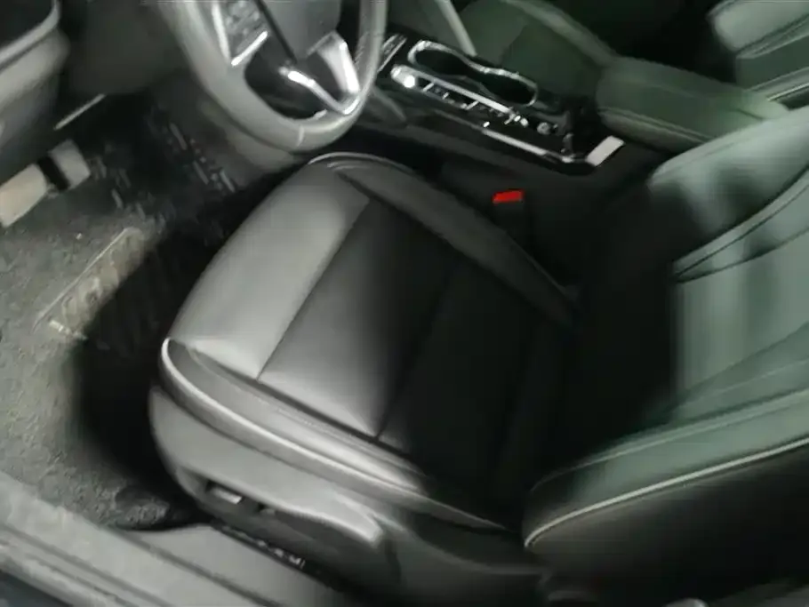 Buick Envision Plus — фото 4