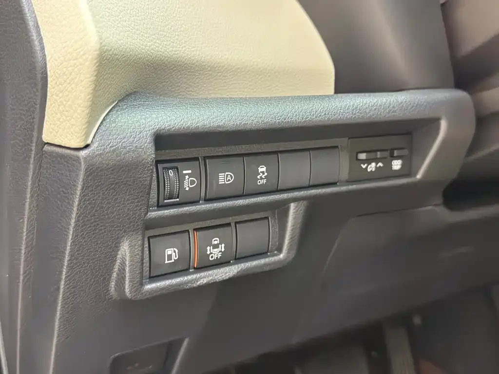 Toyota Sienna — фото 5