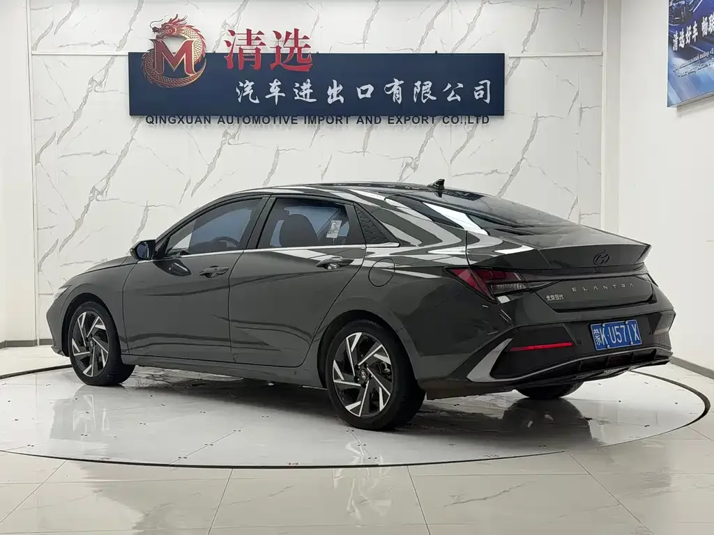 Hyundai Elantra — фото 2