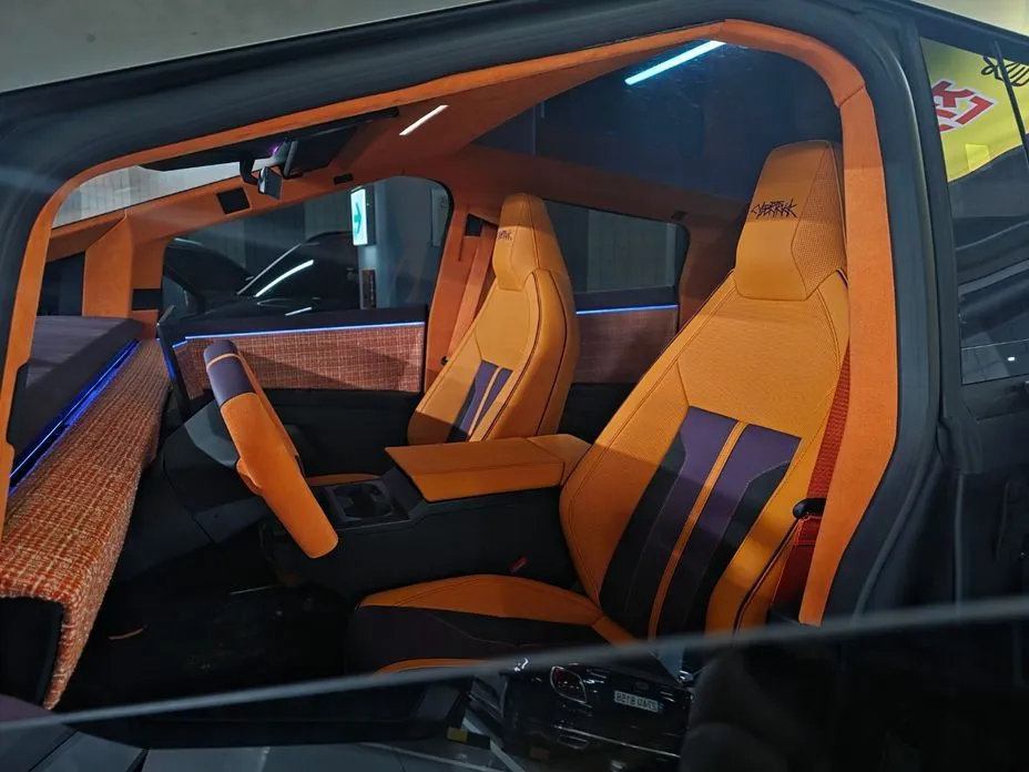 Tesla Cybertruck — фото 1