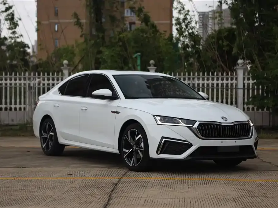 Skoda Octavia — фото 10