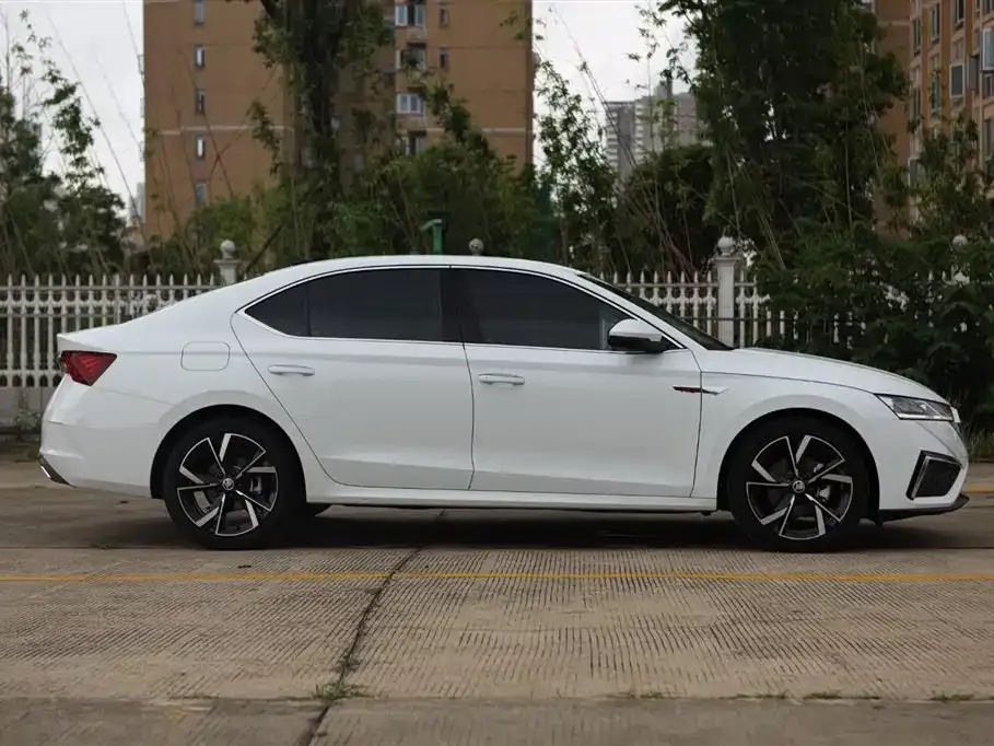 Skoda Octavia — фото 9